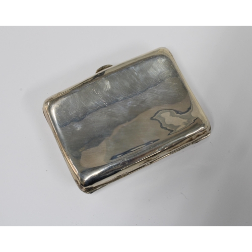 18 - Elkington & Co silver gilt cigarette case, Chester 1907, 8 x 6cm