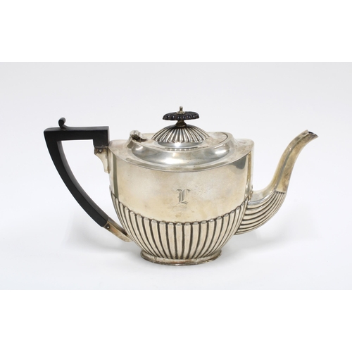 63 - George V silver teapot, Cooper Brothers & Sons Ltd, Sheffield 1926