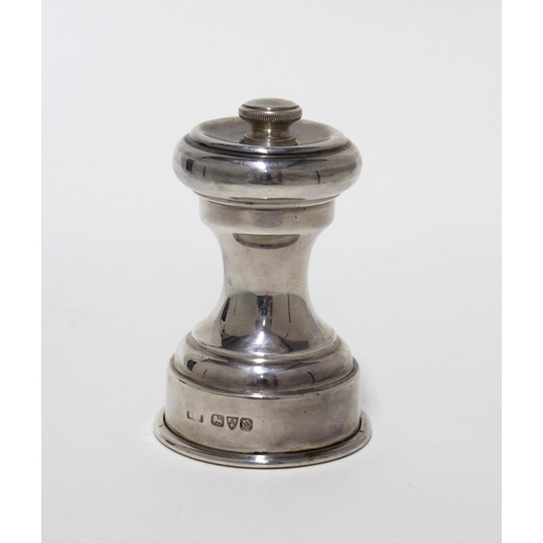 70 - George VI silver pepper grinder, Chester 1939, 8cm