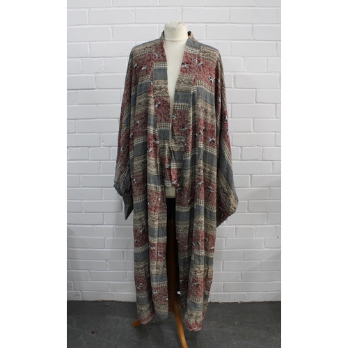 491 - Kimono with foo dog pattern