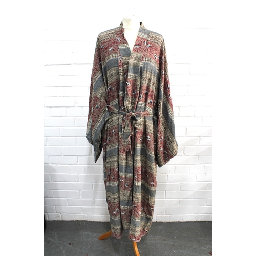 491 - Kimono with foo dog pattern