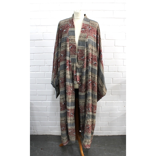 491 - Kimono with foo dog pattern