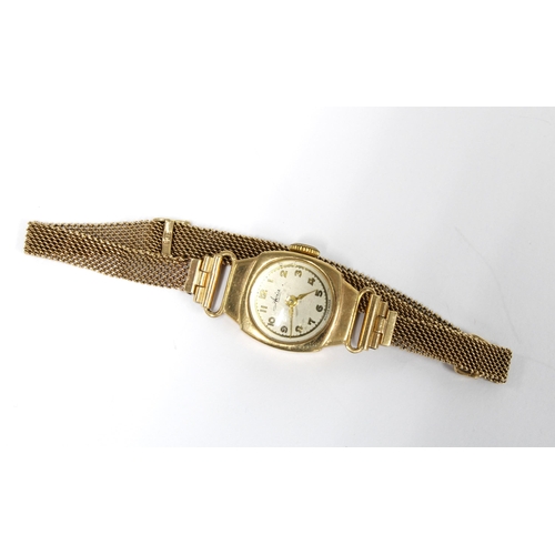 15 - A ladies vintage 9ct gold Avia wristwatch on a 9ct gold bracelet strap, stamped 375