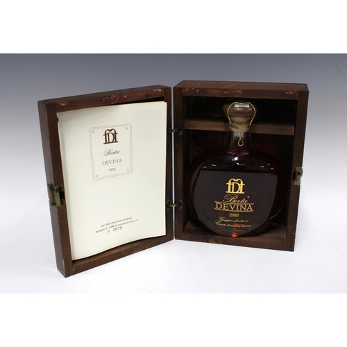 308 - Limited Edition Bottle of Grappa Berta Devina 1995 in wooden display box, No. 0579 / 2400,  26 x 10 ... 