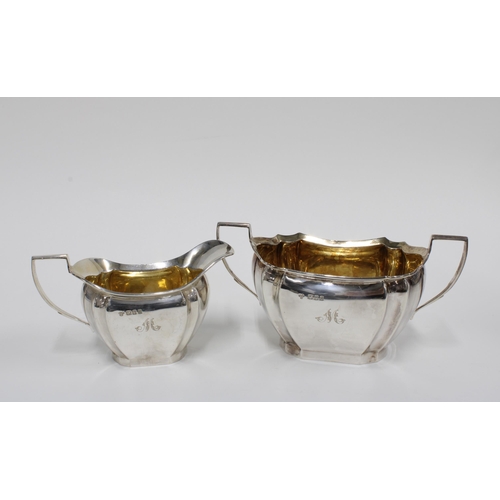 33 - George V silver tea and coffee set, London 1918 / 19, comprising teapot, coffee pot, cream jug and s... 