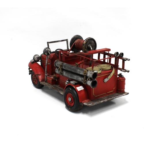 396 - Model of an early 20th century style fire engine / truck