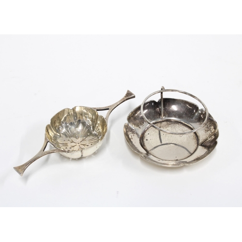 49 - George V silver tea strainer and stand, Richard Woodman Burbridge, Harrods Ltd, London 1935 (20