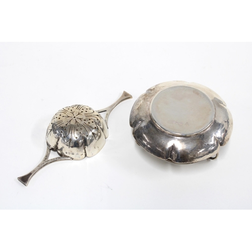 49 - George V silver tea strainer and stand, Richard Woodman Burbridge, Harrods Ltd, London 1935 (20