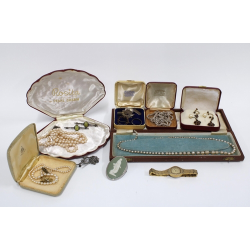 66 - Collection of silver and costume jewellery to include cufflinks, etc