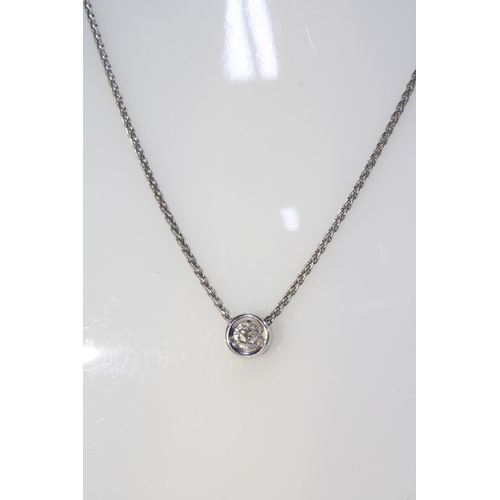 86 - 18ct white gold diamond pendant necklace, stamped 750