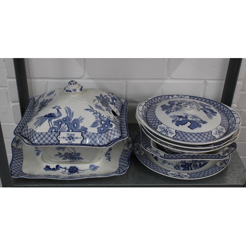 401 - Wood & Sons Yuan blue and white tableware, an extensive set of approximately 90 pieces, contained ov... 