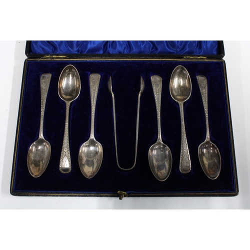 46 - Edwardian cased set of six silver teaspoons with matching sugar tongs, London 1906