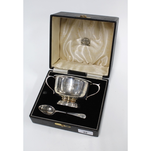 49 - George VI silver bowl, twin handled with silver teaspoon, Birmingham 1936 , in the original fitted c... 