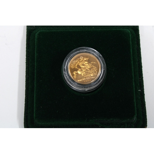 54 - QEII gold sovereign 1980 proof coin with Royal Mint case