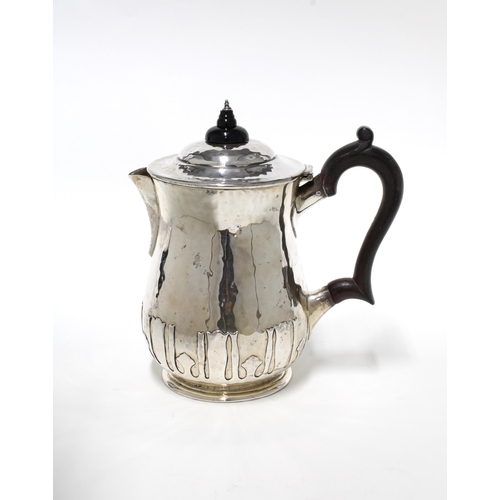 55 - George V silver coffee pot, London 1917, 17cm high