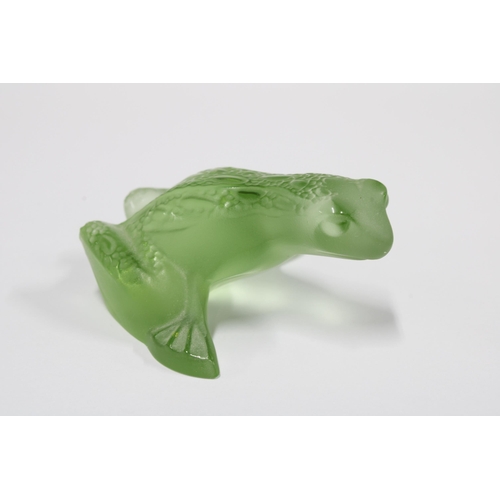 128 - Lalique green glass frog, 6 x 3cm, with box