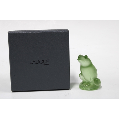 129 - Lalique green glass frog, 5cm, with box