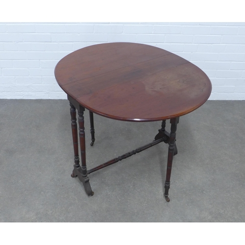 226 - Edwardian mahogany Sutherland table, 90 x 71 x 77cm.