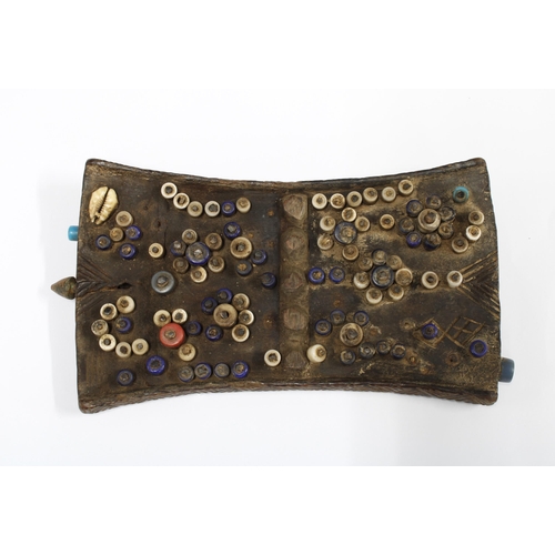 338 - DEMOCRATIC REPUBLIC OF CONGO (DRC) front and back view Memory board, with beads and shells, waisted ... 