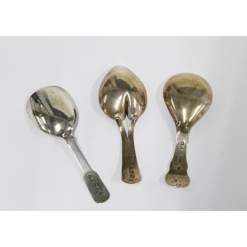 87 - Three Georgian silver caddy spoons, mixed makers and hallmarks (3)