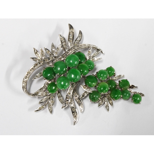 18k white gold jade grapes and diamond brooch, in a tremble setting, stamped 18k , 7 x 6cm