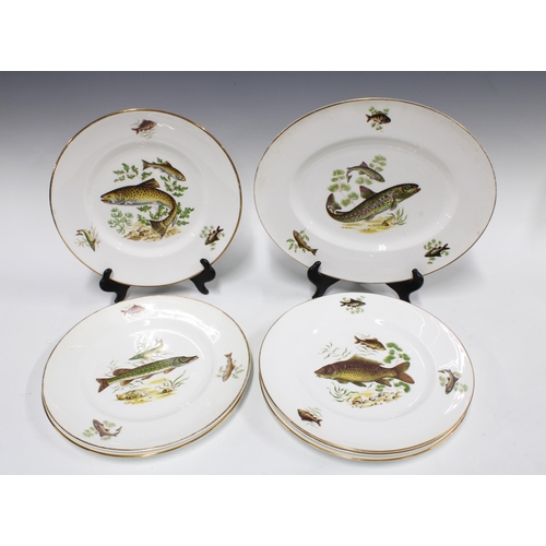 315 - Pall Mall Ware fish plates, 27cm, together with a serving dish (7)