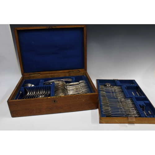 345 - Cutlery canteen containing a part suite of Walker & Hall EPNS flatware, 47 x 13 x 33cm