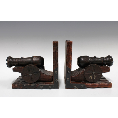 346 - Wooden cannon bookends, 20 x 17cm (2)