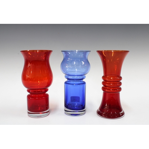 391 - Riihimaen Lasi Oy Blue Glass 'Tulppaani' type art glass vase and two others, tallest 20cm (3)