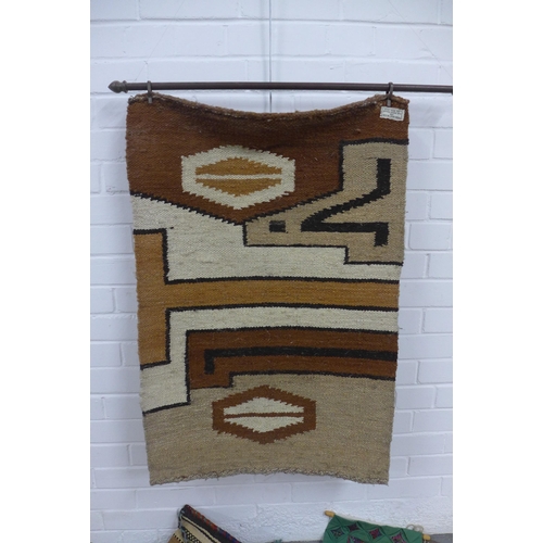 400 - Peruvian wool wall hanging and a quantity of textiles, etc