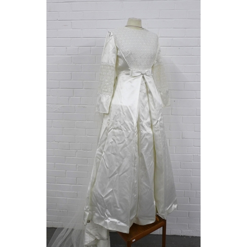 448 - Vintage 1960's wedding dress with veil.