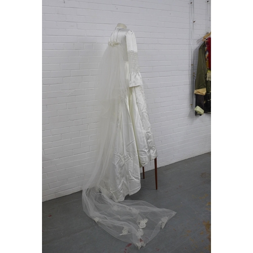 448 - Vintage 1960's wedding dress with veil.