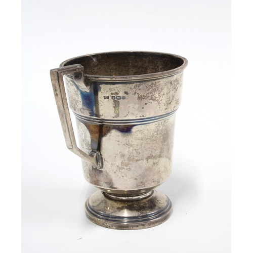 56 - Walker & Hall silver christening mug, Sheffield 1944, 10cm