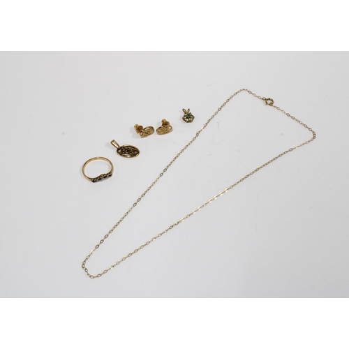 120W - 9ct gold to include a wishbone ring, pair of earrings and two pendants and a chain