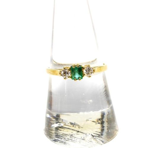 13 - 18ct gold diamond and emerald three stone ring, London 1990, size N1/2