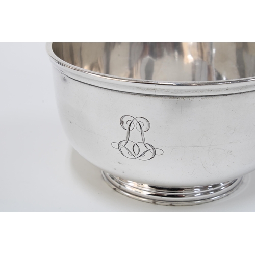 42 - Georgian silver cream jug, London 1805 together with a late silver sugar bowl, London 1917 (2)