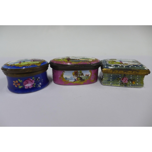 472 - Three Bilston enamel patch / snuff boxes, the lids decorated with landscape panels, largest 6.5cm (3... 