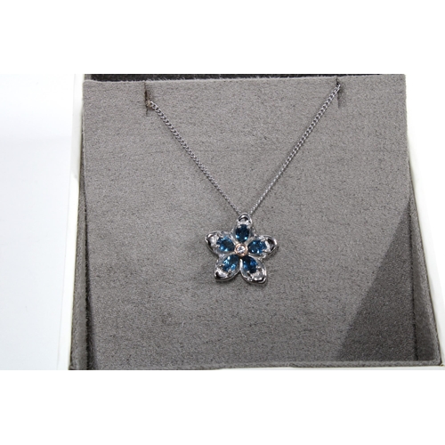 5 - CLOGAU, silver flowerhead pendant and matching earrings, stamped 925 and with presentation boxes  (2... 