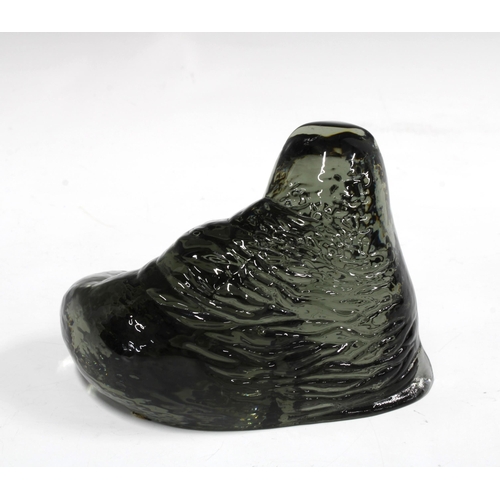 134 - Paul Hoff for Kosta & Svenskt Glass walrus, limited edition of 8000 for the WWF, 14 x 9cm