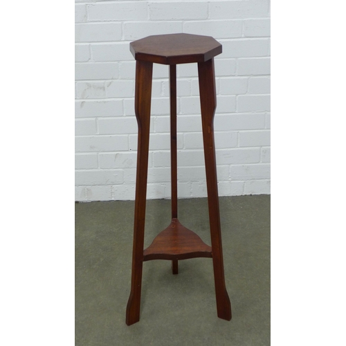 256 - Early 20th century jardiniere plant stand, 23 x 84cm.