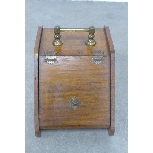 282 - Victorian purdonium with brass handle and hinges,  31 x 28 x 43cm.