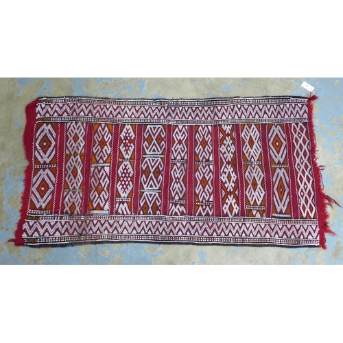 420 - Flatweave Kelim style rug 84 x 160cm