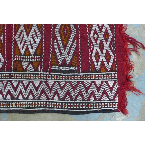 420 - Flatweave Kelim style rug 84 x 160cm