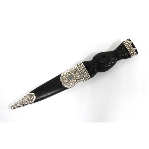 85 - Silver mounted Sgian Dhu / Skean Dhu with basket weave handle and smokey quart terminal, Robert Alli... 