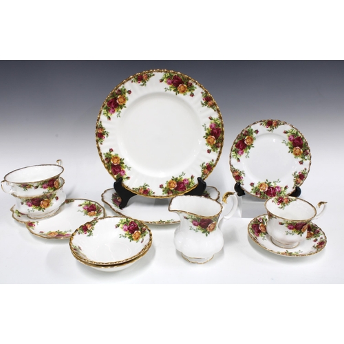 436 - Royal Albert Old Country Roses tables wares to include a dinner set and teaset (62)