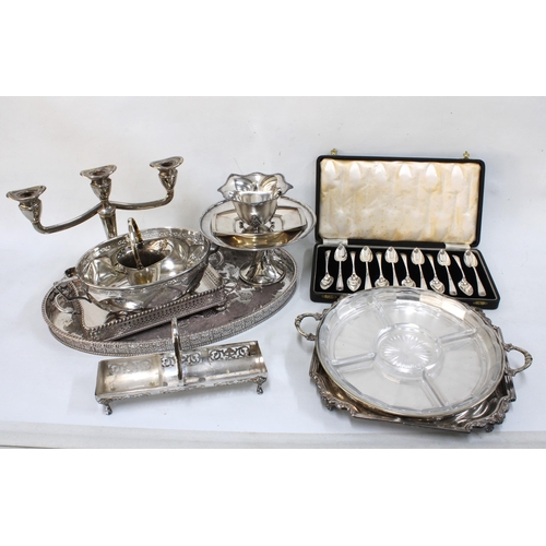 321 - Box containing a quantity of silver plate and Epns wares, including a candelabra, trays, spoons,  et... 