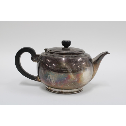 39 - George V silver teapot, Sheffield 1936