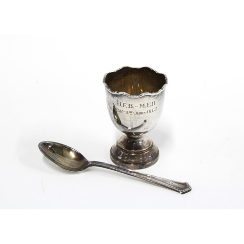 50 - Elkington & Co silver egg cup and spoon, Sheffield 1987, in fitted case, together with silver christ... 