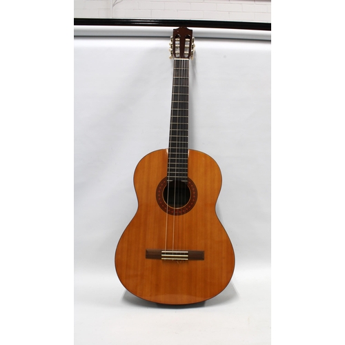 354 - Yamaha C40 classical guitar