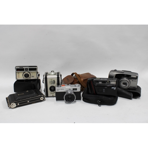 361 - Collection of vintage cameras, including three Kodak cameras, a Nikon, an Agfa Isoly and a Ricoh (6)